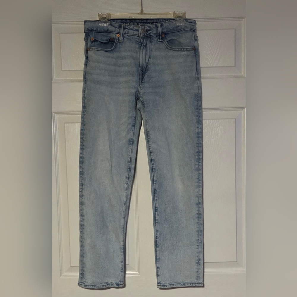 Men's American Eagle Outfitters Light Wash Slim Straight Jeans